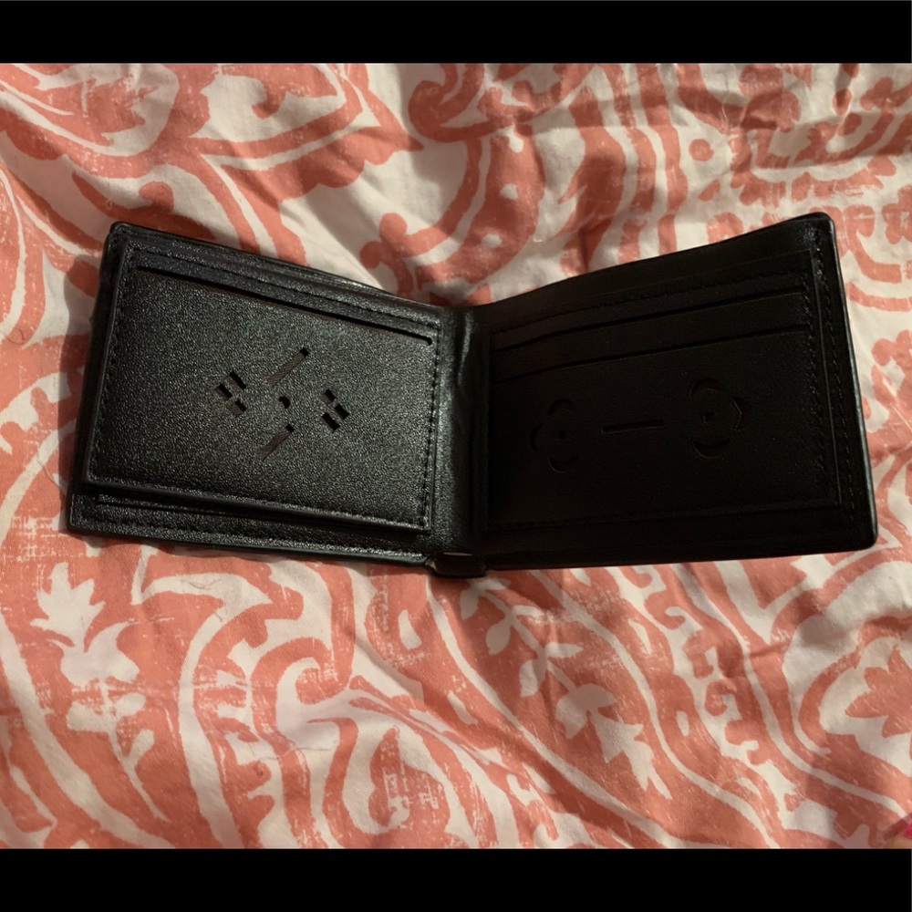 Gift Set - Picture 2 of 4